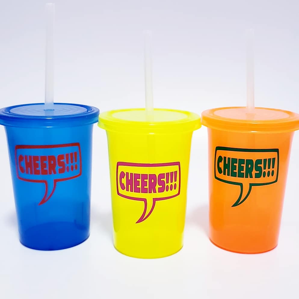 50 vasos con popote
